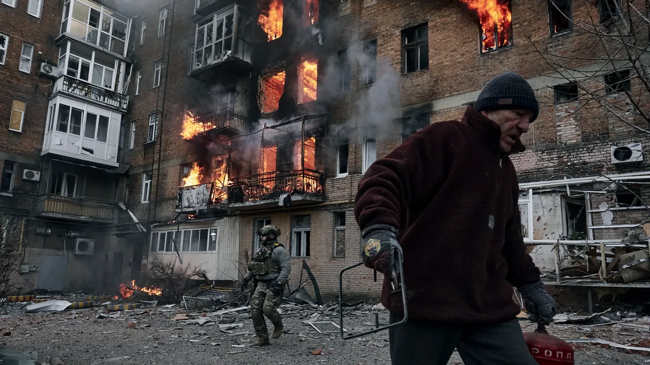 Războiul din Ucraina, ziua 290. Poliţia ucraineană, nou bilanţ despre crimele de război comise de ruşi / Ruşii au bombardat o maternitate /  Bulgaria va oferi pentru prima dată asistenţă militară Ucrainei / Rusia a lansat peste o mie de drone şi rachete / Ucraina a respins atacurile invadatorilor 
