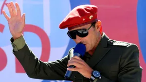 Radu Mazăre, la TSD - îmbrăcat în uniformă miliară şi adept al lui Fidel Castro