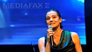 Maia Morgenstern şi Damian Drăghici, decoraţi cu Ordinul Artelor şi Literelor în grad de Cavaler