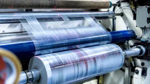 Criza plasticului în Europa. Preţurile materiilor prime folosite au atins valori record. Preţurile din supermarketuri ar putea fi influenţate