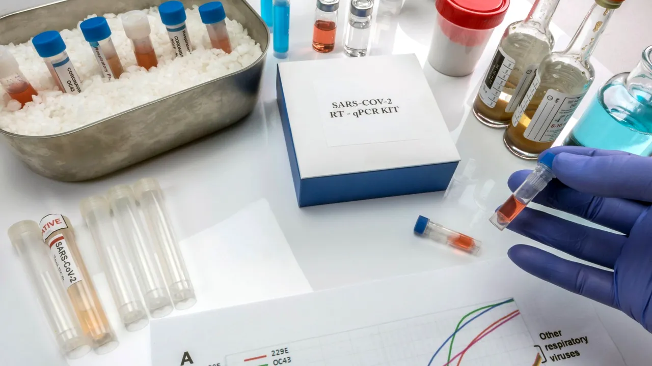 Un medic cu coronavirus a fost salvat cu un tratament experimental. Doctorii au crezut că mai are o zi de trăit. Ce i s-a administrat bărbatului