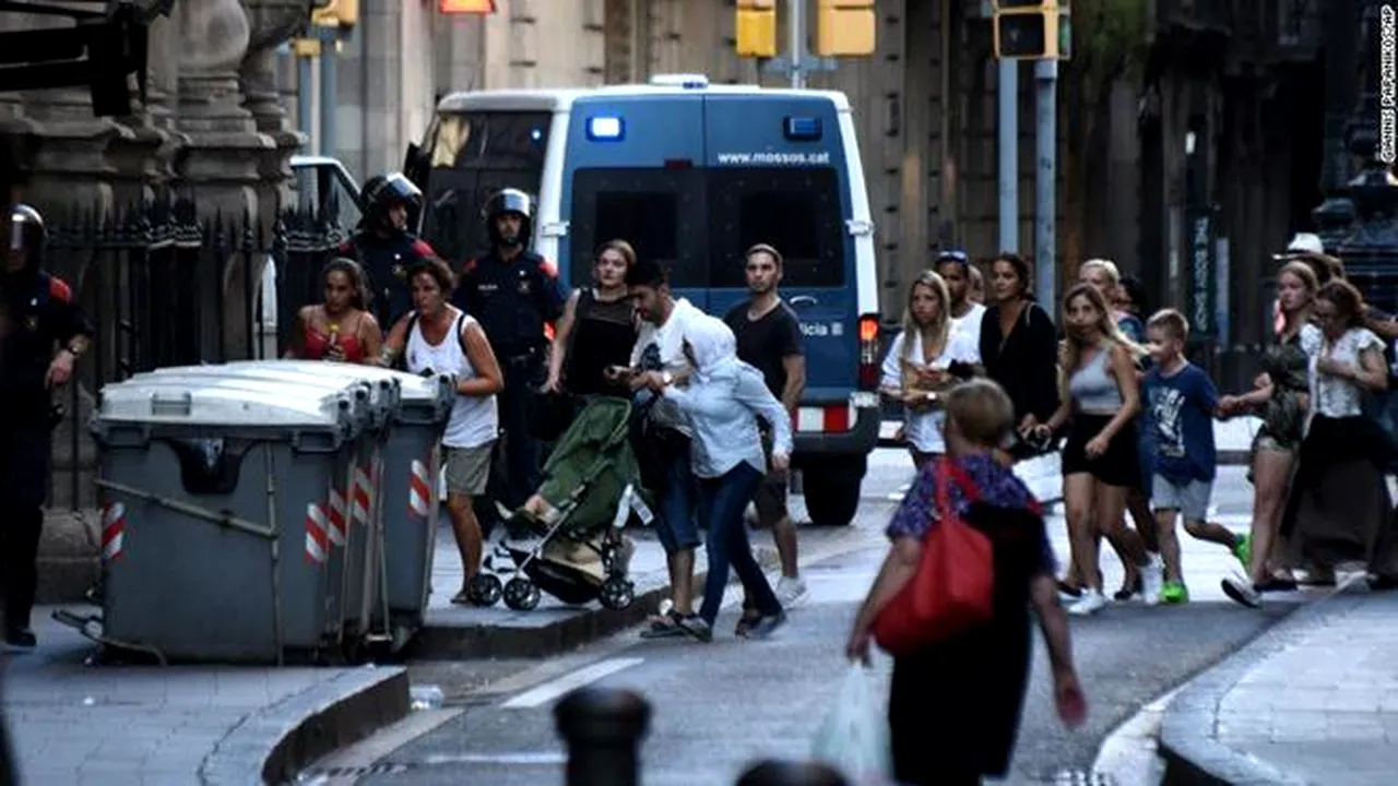 FOTO, VIDEO | ATAC TERORIST la Barcelona: O furgonetă a intrat în pietoni. Cel puţin 14 morţi şi peste 100 de răniţi/ MAE: Doi români, răniţi în atentat/ Autorităţile catalane, avertizate în urmă cu două luni de CIA 
