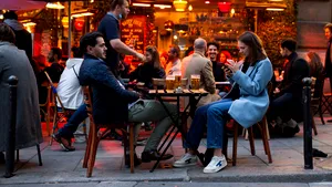 Millennials și Generația Z caută experiențe personalizate la restaurant, nu doar o masă bună