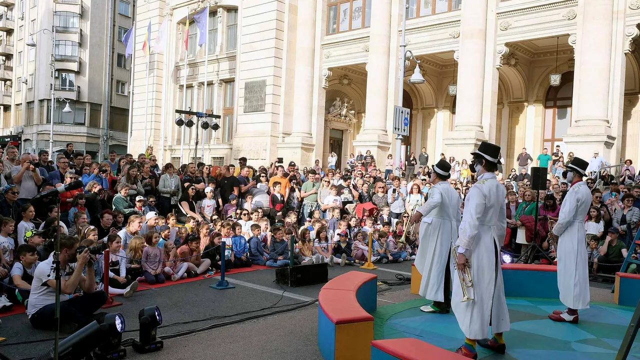 Weekend muzical pe Calea Victoriei: miniconcerte pop, pop-rock, hip-hop, jazz şi funk