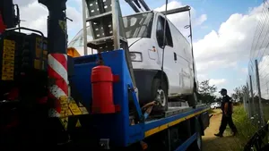 Cercetări reluate la Casa Groazei. Anchetatorii au ridicat noi probe, inclusiv trei maşini, din curtea lui Gheorghe Dincă | VIDEO