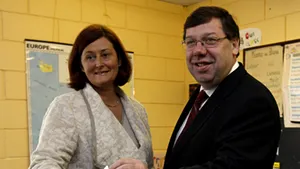 Premierul irlandez şi-a anunţat demisia de la conducerea partidului său