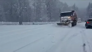 A nins abundent în zona montană din Suceava. Cod galben de vânt în Moldova, miercuri