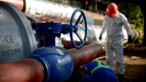 Nicuşor Dan dă raportul în prag de iarnă: 45 km de conducte magistrale de termoficare, reabilitate în opt luni