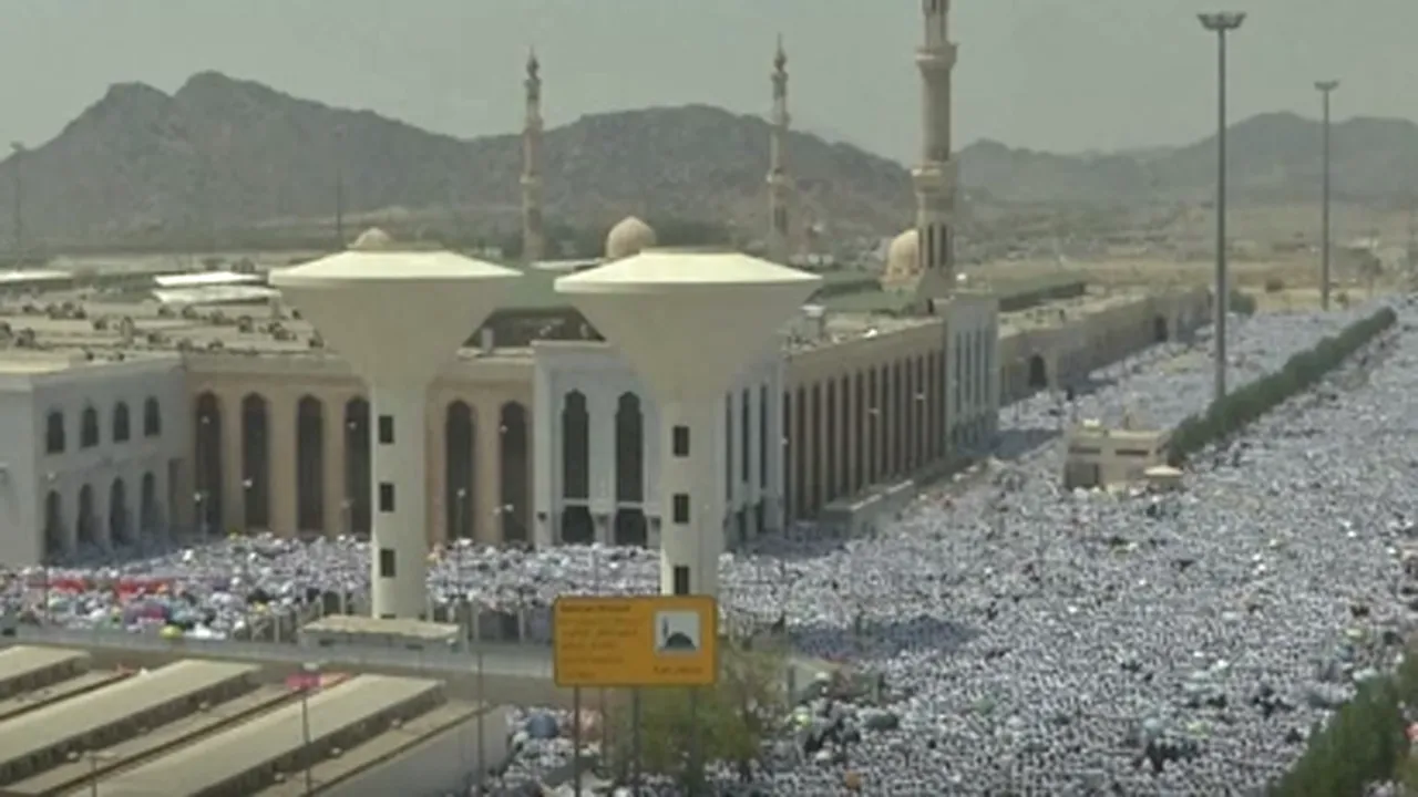 VIDEO | ATENTAT dejucat la Mecca. Un bărbat s-a aruncat în aer în apropiere de cea mai mare moschee din lume. Arabia Sudită a anihilat trei celule teroriste ce planificau atacuri asupra pelerinilor