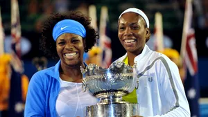 Surorile Williams au câştigat proba de dublu la Australian Open (Galerie Foto)