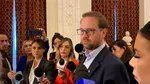 Dominic Fritz, atac la PSD: „Nu toți partenerii joacă corect și unii încearcă să construiască majorități paralele” / „PSD ar putea lua în calcul o guvernare cu alt partener, inclusiv AUR”