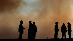 Malibu: Circa 10.000 de persoane evacuate, din cauza incendiului de proporţii