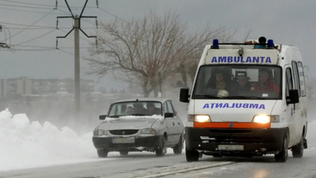 Şase accidente s-au produs pe DN 17, între Bistriţa şi Beclean, din cauza poleiului