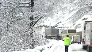 30 de români, blocaţi într-un autocar, în Bulgaria, din cauza viscolului