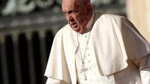 Papa Francisc se odihnește. A petrecut noaptea ajutat de o mască de ventilație