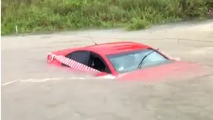 INUNDAŢII masive în Australia: Zeci de case şi maşini distruse de ploile torenţiale. Vremea rea se va menţine şi în următoarele zile | FOTO, VIDEO