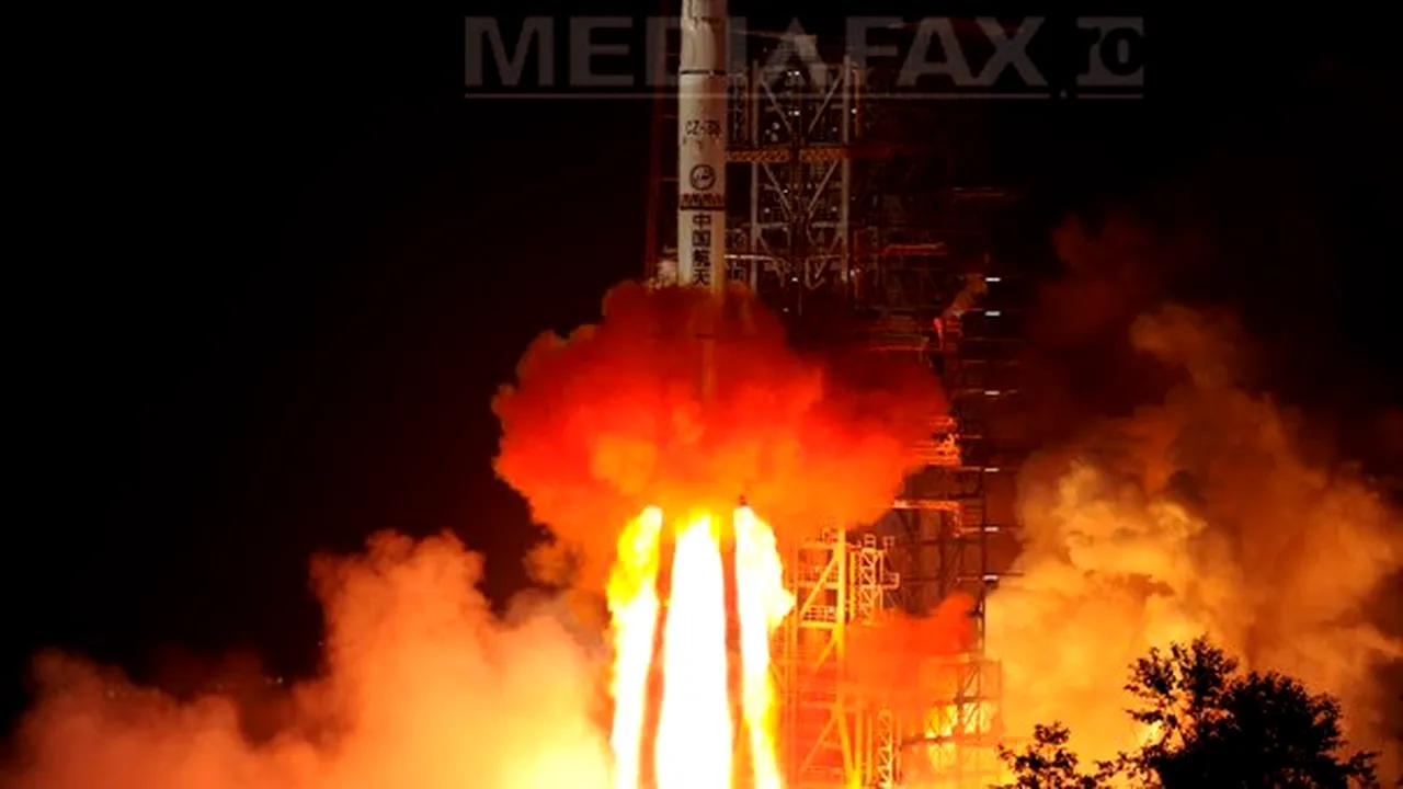 China va lansa în acest weekend o nouă sondă lunară care va trebui să revină pe Terra
