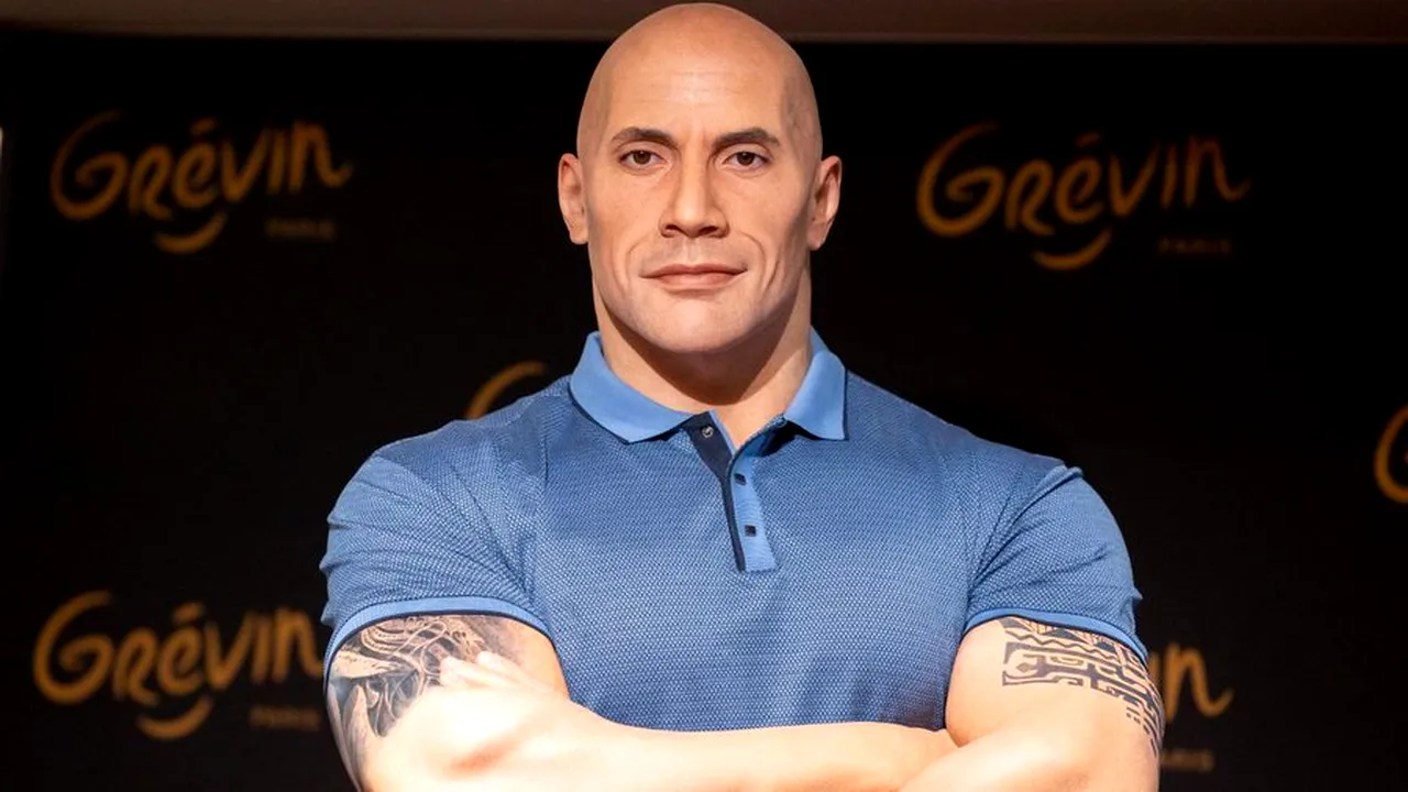 Muzeul figurilor de ceară din Paris spune că a reparat statuia lui Dwayne Johnson, care avea nuanţa pielii prea deschisă