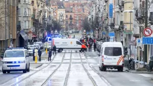 Doi morţi într-o operaţiune antiteroristă efectuată în Belgia. Poliţia nu a stabilit nicio legătură între operaţiune şi atacurile din Paris - VIDEO