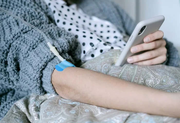 SOCIAL Românii cu boli cronice, oncologice și rare, afectați de neplata primei zile de concediu medical. Scrisoare deschisă către Avocatul Poporului