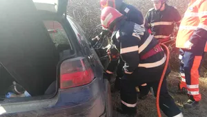 Accident grav în Arad: O persoană a murit, iar alte două au fost rănite | FOTO