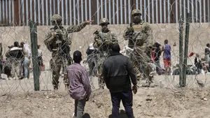 Trump spune că Venezuela va accepta migranţi deportaţi, inclusiv membri ai bandelor