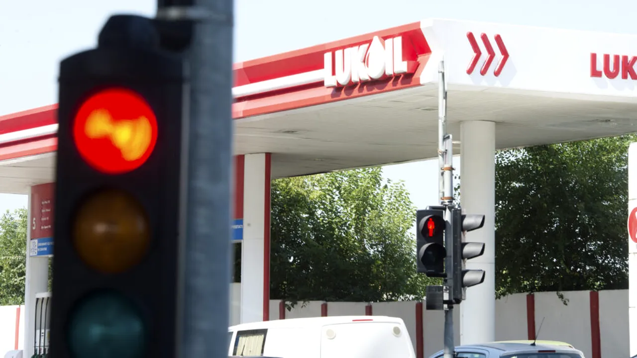 Grupul elvețian Gunvor renunță la preluarea Lukoil. Tranzacția viza și activele din România