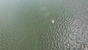 Un velier cu patru persoane s-a răsturnat pe lacul Siutghiol, Constanţa. A fost nevoie de intervenţia unui elicopter SMURD