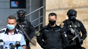 Fraţii lui Emi Pian, reţinuţi pentru că au încercat să îl omoare pe criminalul liderului „Duduienilor”
