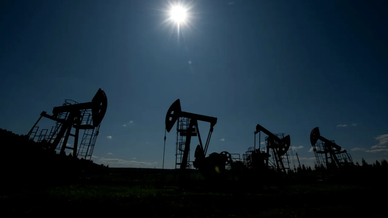 Prețul petrolului rusesc se prăbușește. India și China reduc achizițiile înaintea sancțiunilor SUA