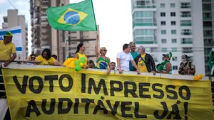 Susţinătorii preşedintelui Jair Bolsonaro vor schimbarea sistemului de vot în Brazilia. Proteste în mai multe oraşe