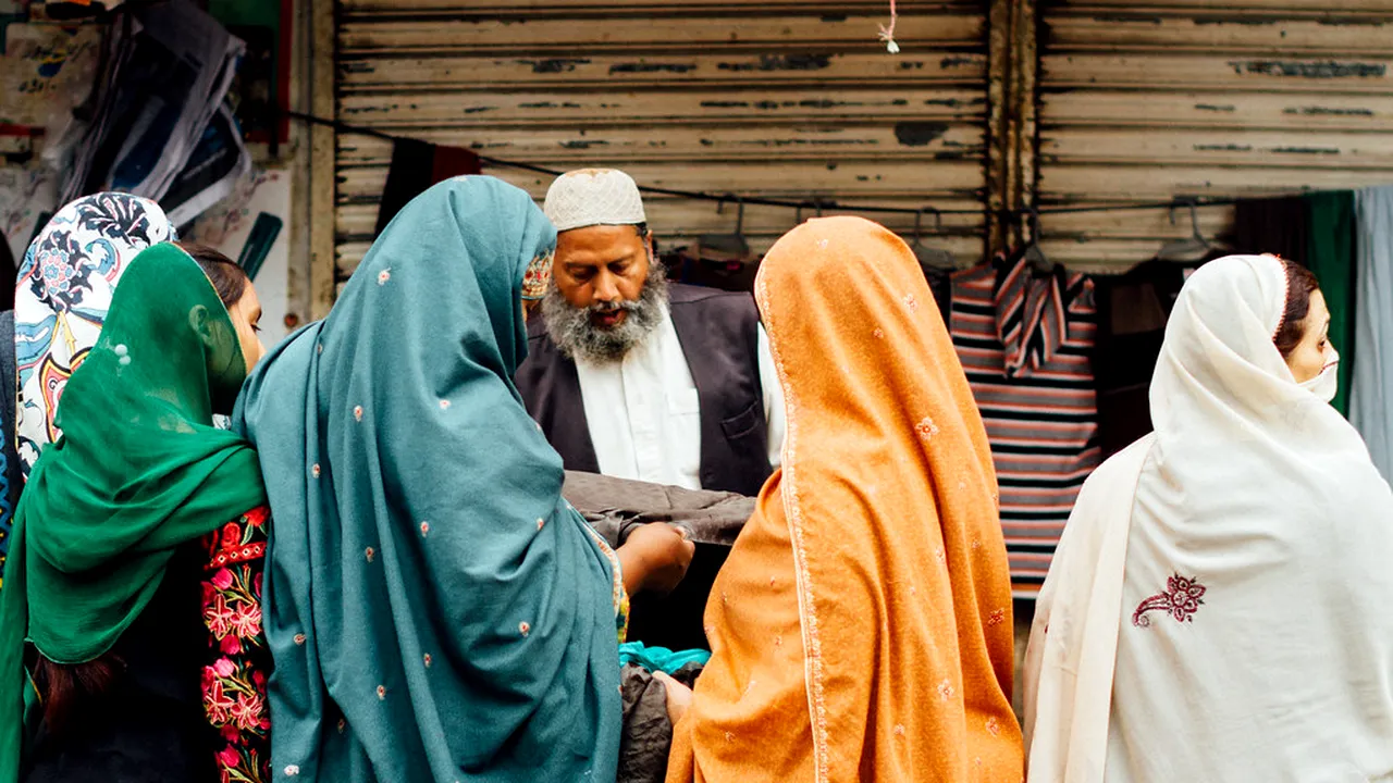 În India, 11 persoane condamnate pentru viol în grup în timpul revoltelor religioase din 2002 au fost eliberate