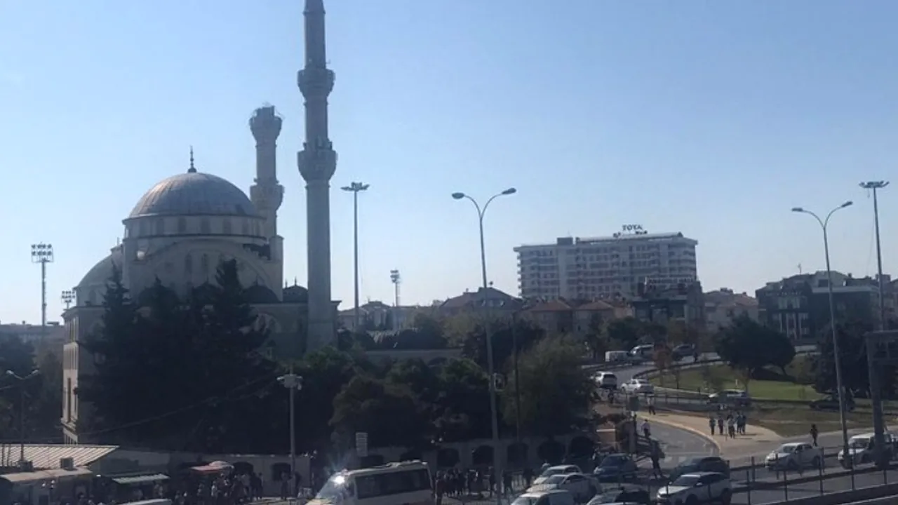 Momentul în care Istanbulul a fost lovit de cutremur: Opt persoane au fost rănite în urma seismului de 5.8 grade | FOTO, VIDEO