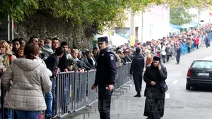 Cel mai mare pelerinaj ortodox: Peste 220.000 de persoane s-au închinat la racla cu moaştele Cuvioasei Parascheva 