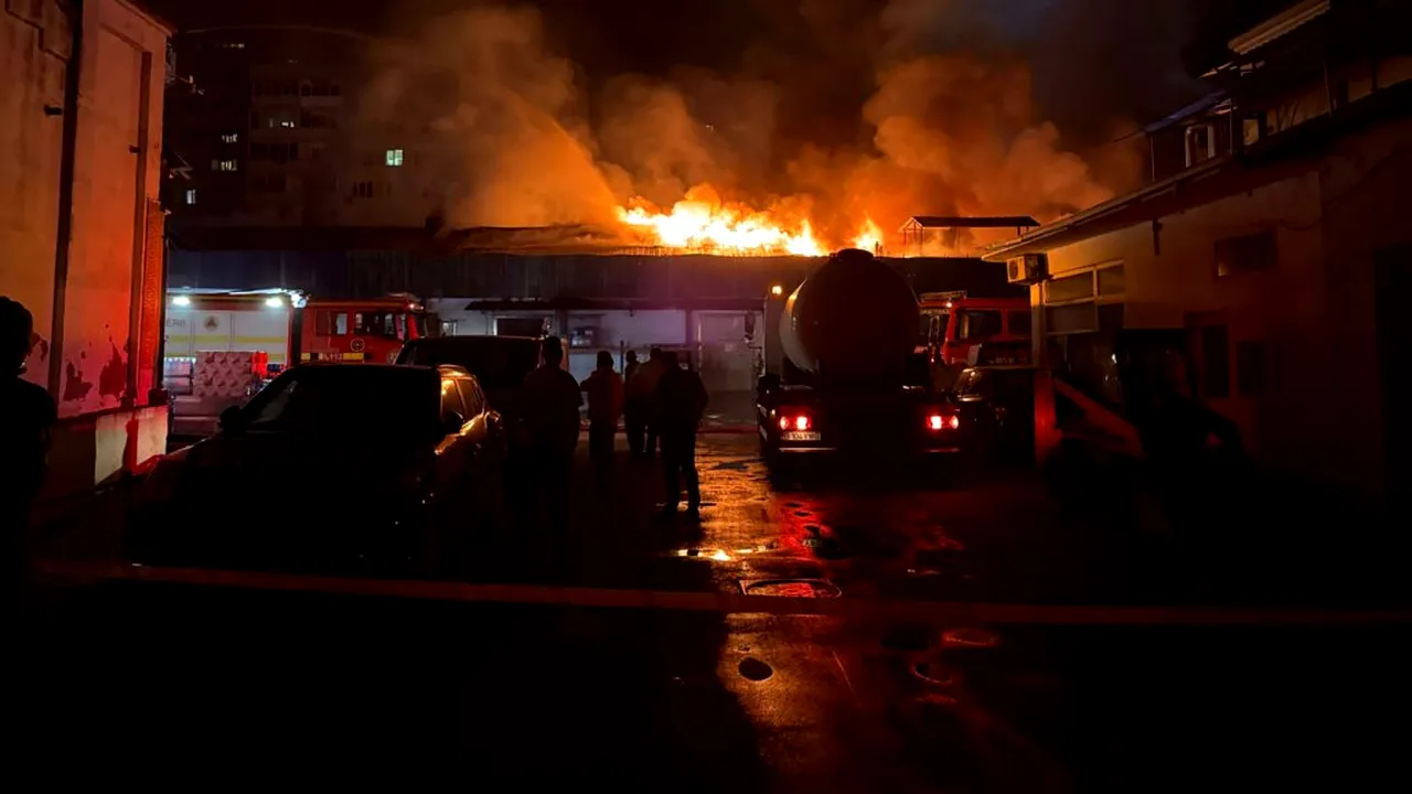 Rareș Hopincă, despre incendiul din Sectorul 2: Nu există pericol de extindere a focului