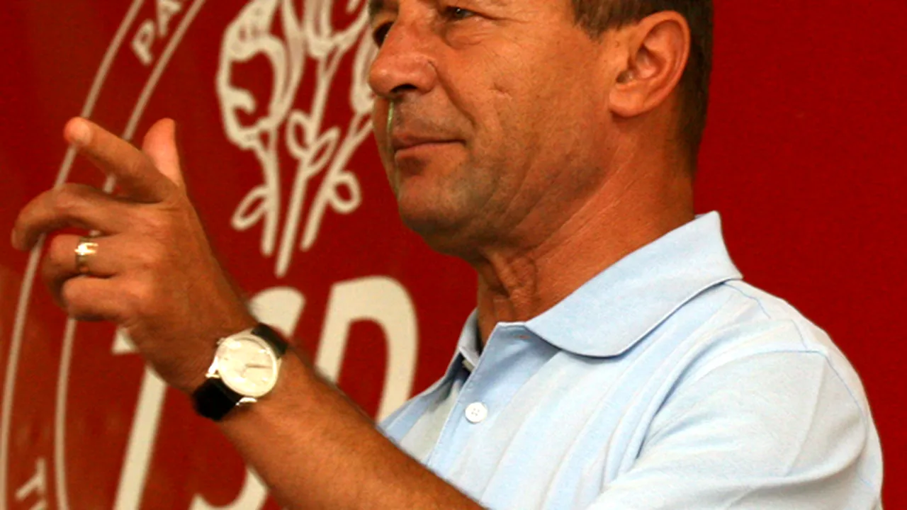 Băsescu, în 2006, la Şcoala politică a TSD: Nu puneţi mâna pe bani