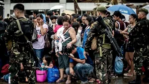 Stare de CATASTROFĂ NAŢIONALĂ în Filipine: Echipe de salvare şi ajutoare sosesc din lumea întreagă în ţara devastată de taifunul Haiyan. General american: 