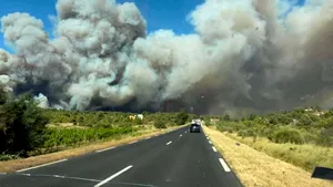 Incendiu puternic în sudul Franței: peste 400 de hectare mistuite de flăcări