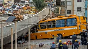 ACCIDENT grav în Brazilia: Cel puţin doi morţi după prăbuşirea unei pasarele peste o autostradă la Belo Horizonte - FOTO