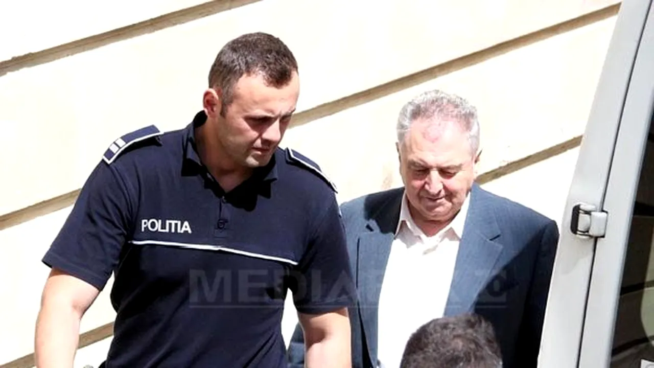 Carabulea a aplicat sancţiuni angajaţilor, chiar dacă nu avea voie să coordoneze activitatea firmelor
