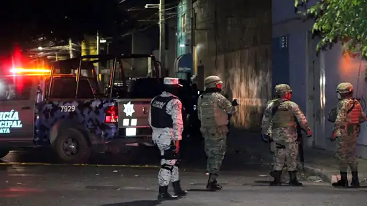 Zeci de deţinuţi au evadat dintr-o închisoare mexicană în urma unui atac armat