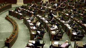 Candidaţii la primărie trebuie să aibă cel puţin liceul, conform unei legi adoptate tacit