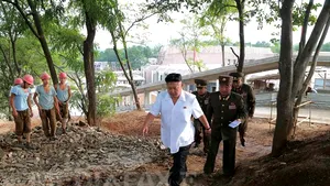 Kim Jong-un a fost operat după ce şi-a fracturat ambele glezne - VIDEO