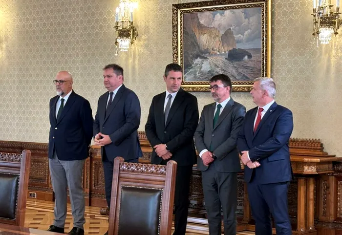 Live Text Consultările la Cotroceni pentru noul Guvern. Delegația UDMR discută cu Nicușor Dan, după PSD, AUR, PNL și USR / Simion: Ne asumăm intrarea la guvernare / Bolojan: Nu susținem un guvern tehnocrat în care se va regăsi PSD