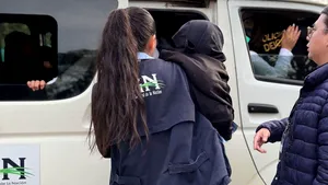 Confruntări între poliţie şi membrii unei secte care au încercat să recupereze 160 de copii