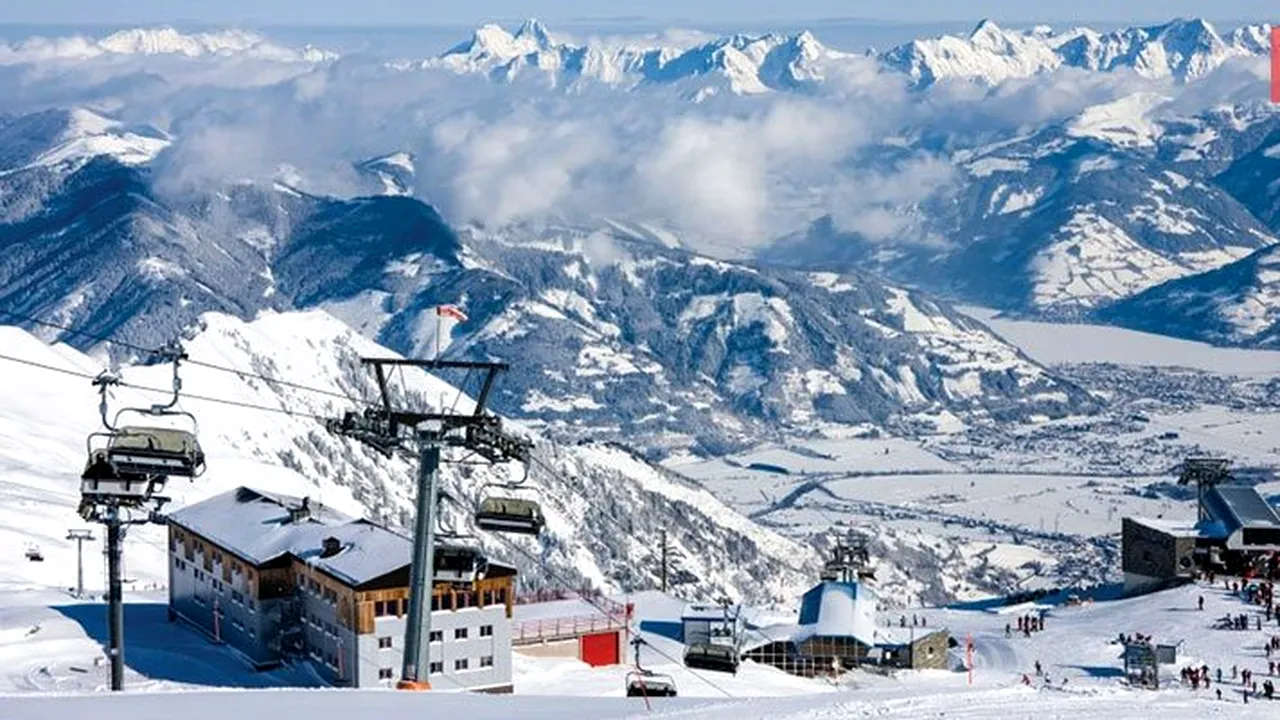 Mii de turişti au rămas blocaţi în staţiuni din Austria. Doi schiori au murit în urma avalanşelor