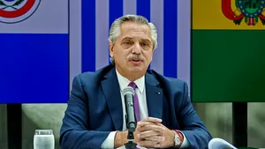 Preşedintele Argentinei îndeamnă populaţia să fie precaută, după ce a fost depistat pozitiv pentru coronavirus. Ce mesaj a transmis, Alberto Fernandez, cetăţenilor