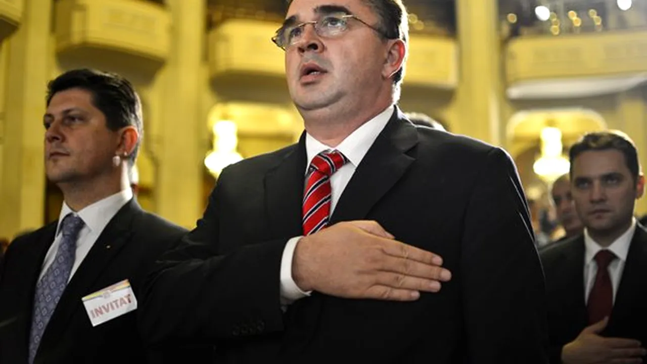 Lansarea programului USL: Imnul României, intonat fără partea cu 