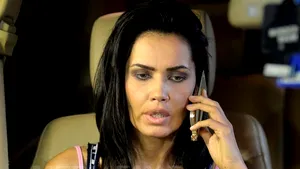 Înmormântarea mamei Oanei Zăvoranu a adus amenzi de 65.000 de lei pentru cinci televiziuni