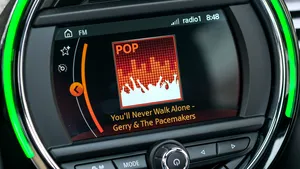 Artiştii solicită ca posturile radio şi TV să difuzeze mai multă muzică românească pe perioada stării de urgenţă. Industria suferă